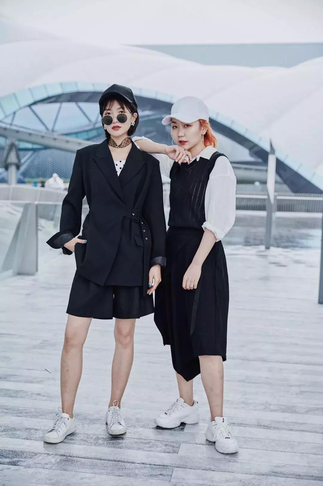 我们在上海迪士尼里玩耍了一天，发现穿的美才能玩的好！