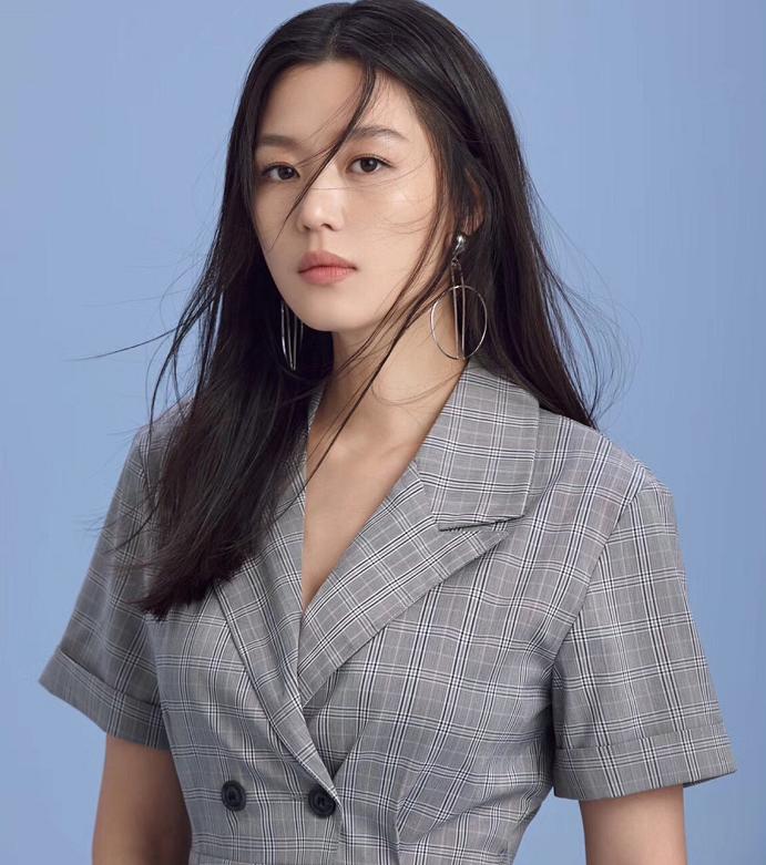 年龄越大反而气质越好的女人,女人年龄越大越要打扮