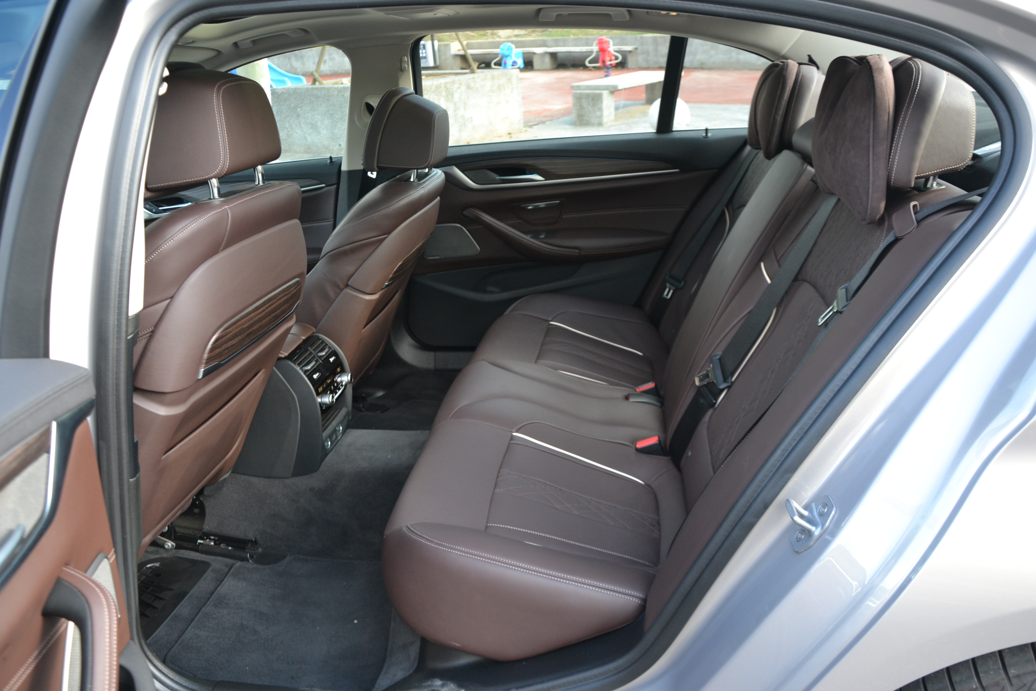 宝马530le混动可以边跑边充电吗,宝马530le新能源驾驶感受