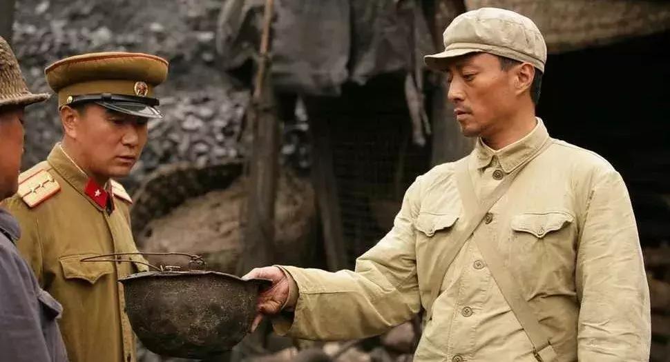 张涵予在娱乐圈的地位,张涵予拍摄听大爷现场唱歌