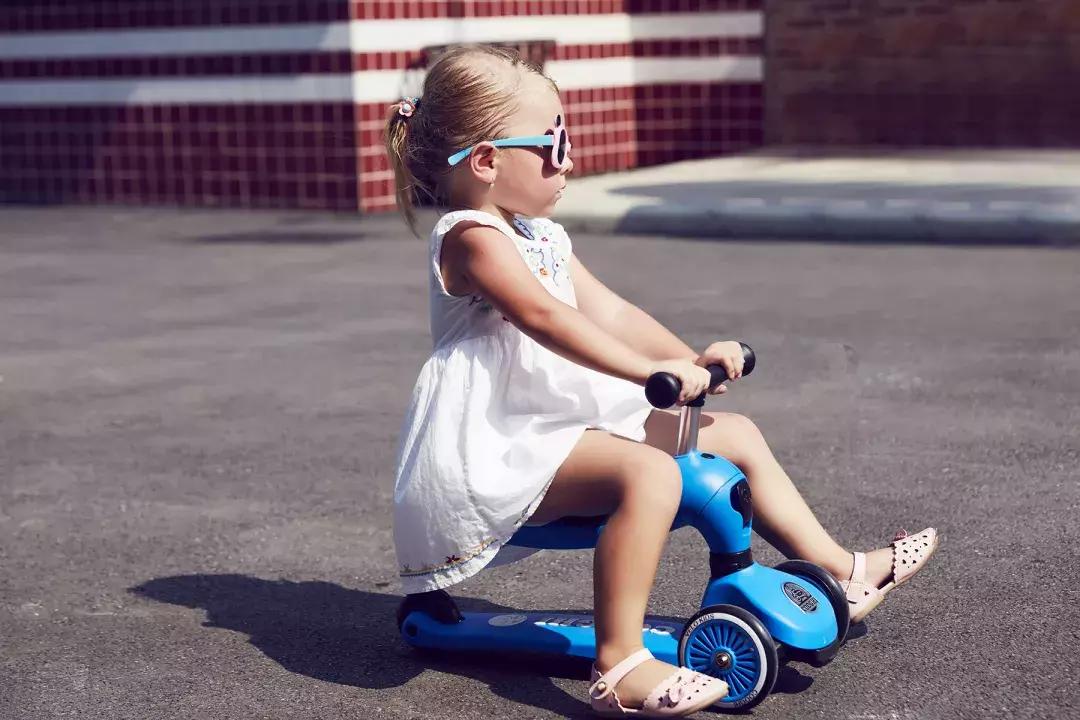 夏天带孩子的8个误区,宝宝穿开裆裤不穿纸尿裤有细菌吗