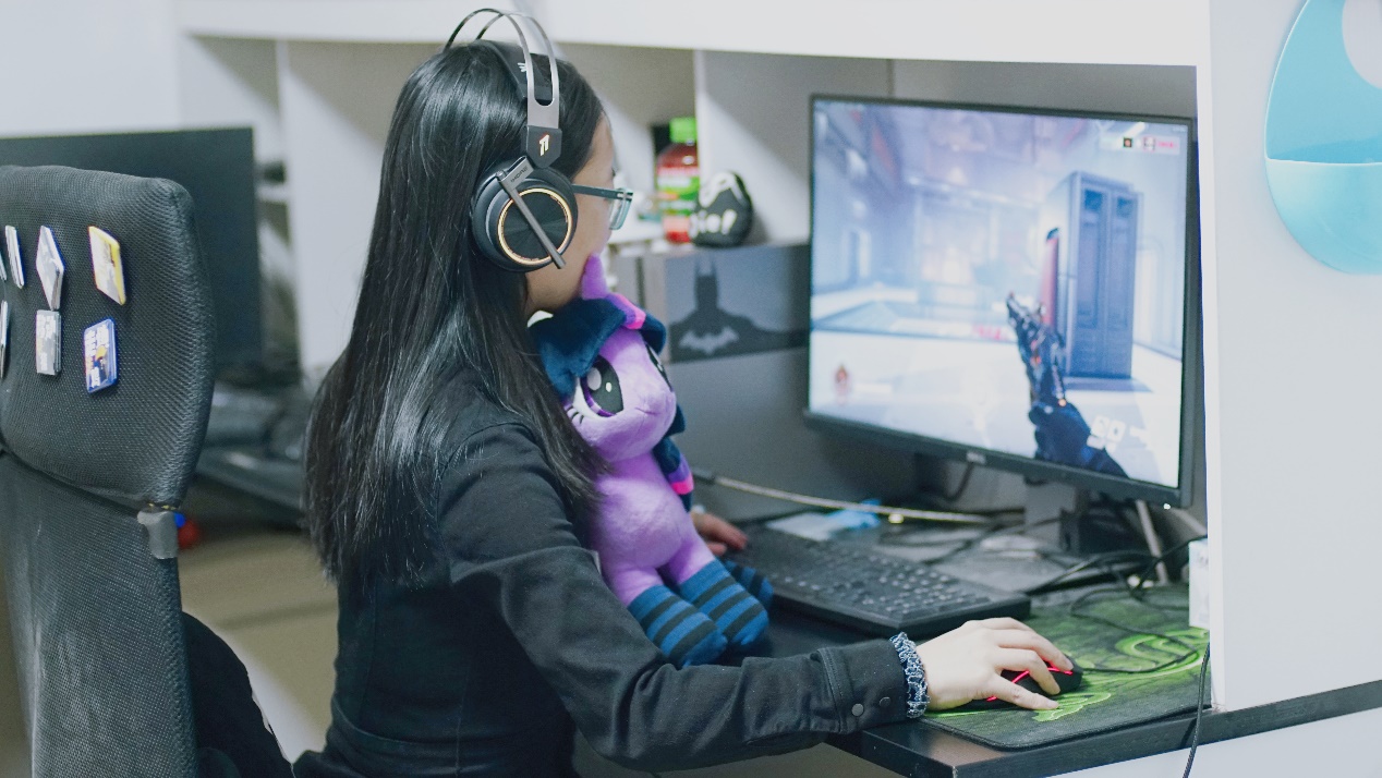 万魔电竞头戴耳机评测,技术不够装备来凑