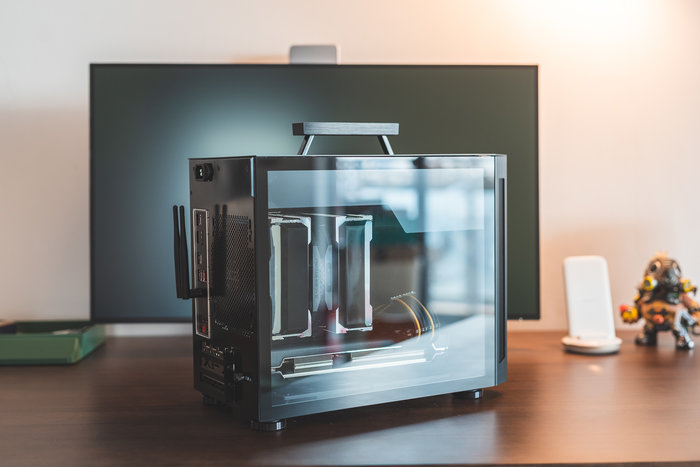 itx顶级主机配置,能提着走的电脑主机