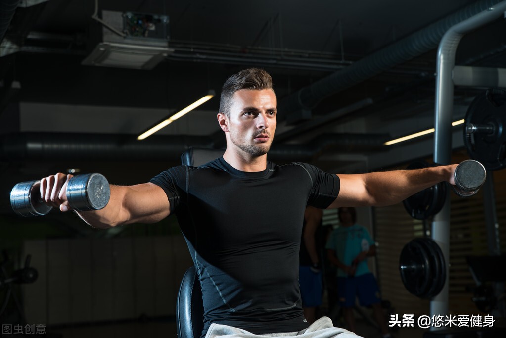 反复练肩,经常练背部但是做不了引体向上