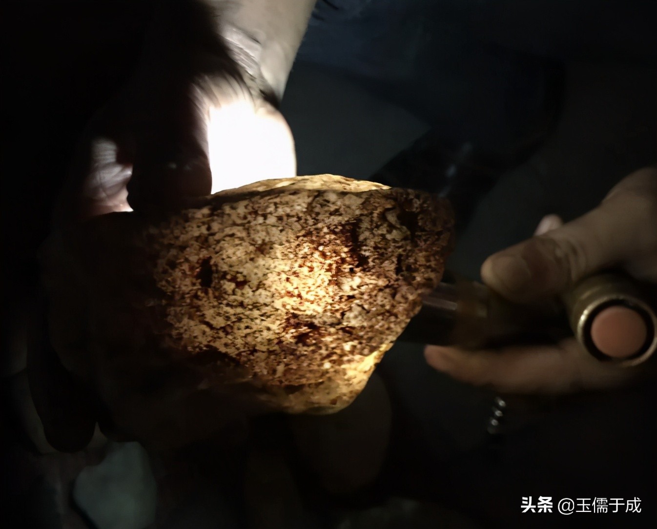 云南瑞丽市孔雀舞,云南瑞丽翡翠市场位置全攻略