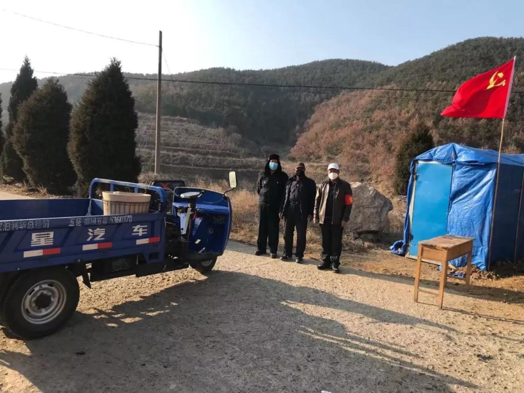 抗击疫情中的优秀共产党员,致敬忙碌在疫情防控一线的老党员