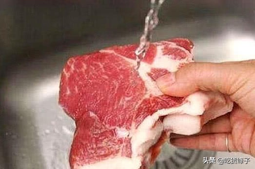别再用清水洗肉了试试这样洗,猪肉怎么清洗又快又干净
