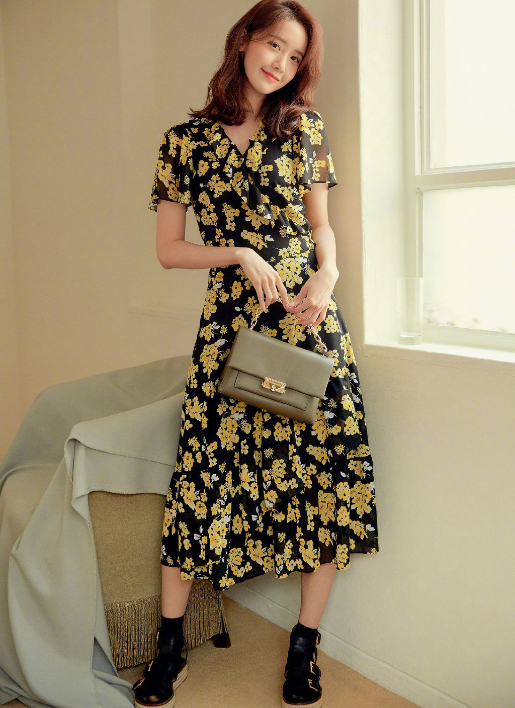 春游踏青怎么穿,裴珠泫穿搭夏天气质连衣裙