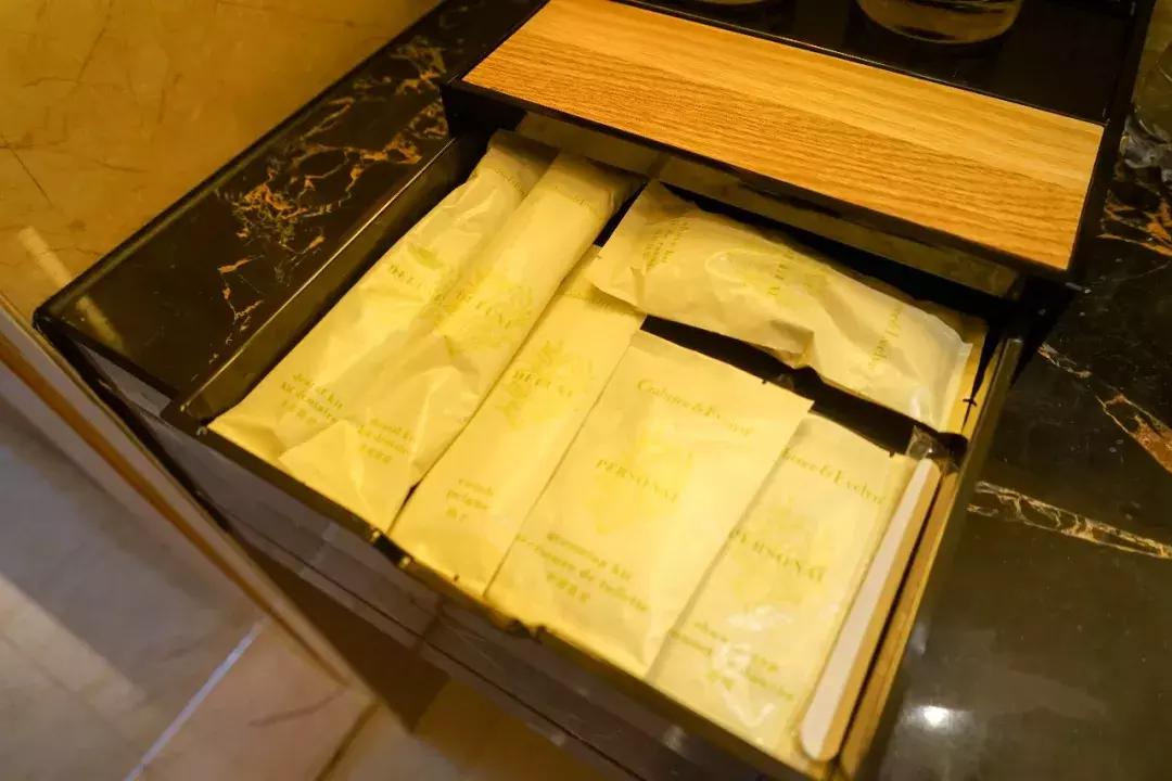 武汉世茂希尔顿酒店价格,思远说出的话