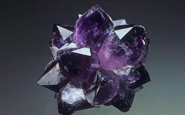 看似“默默无闻”实则光彩夺目的水晶家族中的——烟晶