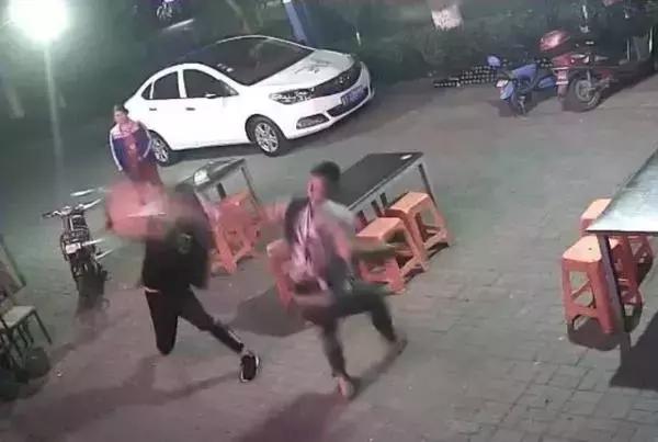 2019年奇葩的沙雕新闻都有哪些,2018年外国奇葩沙雕新闻