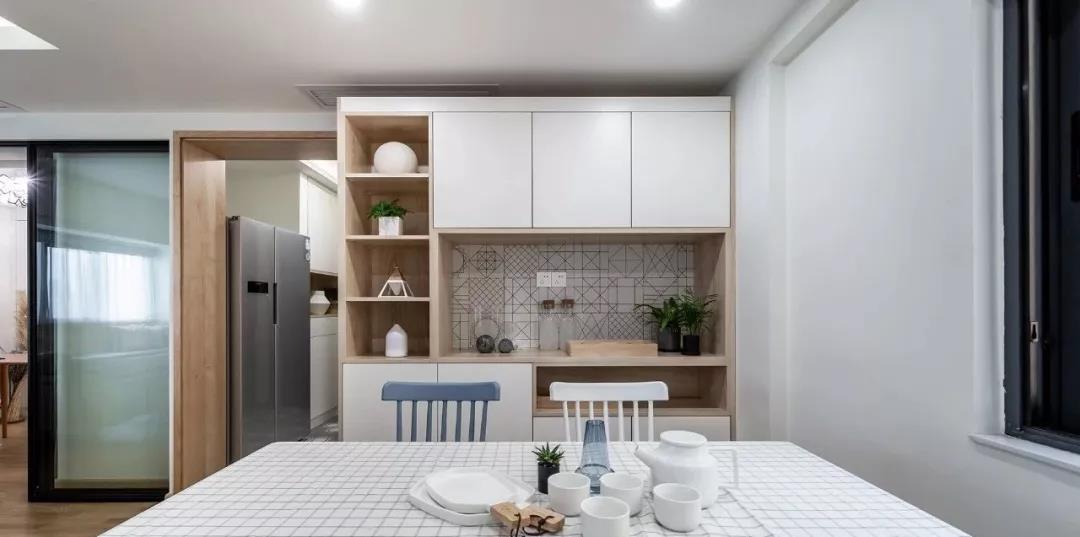 客厅玄关放冰箱的设计,客厅放嵌入式冰箱怎么设计