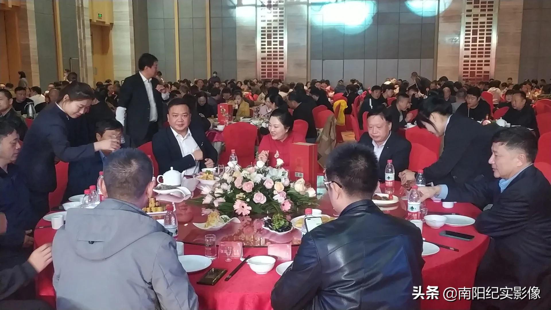 凤凰于飞喜宴之夜—贵州习酒习酒喜宴南阳上市发布会圆满成功