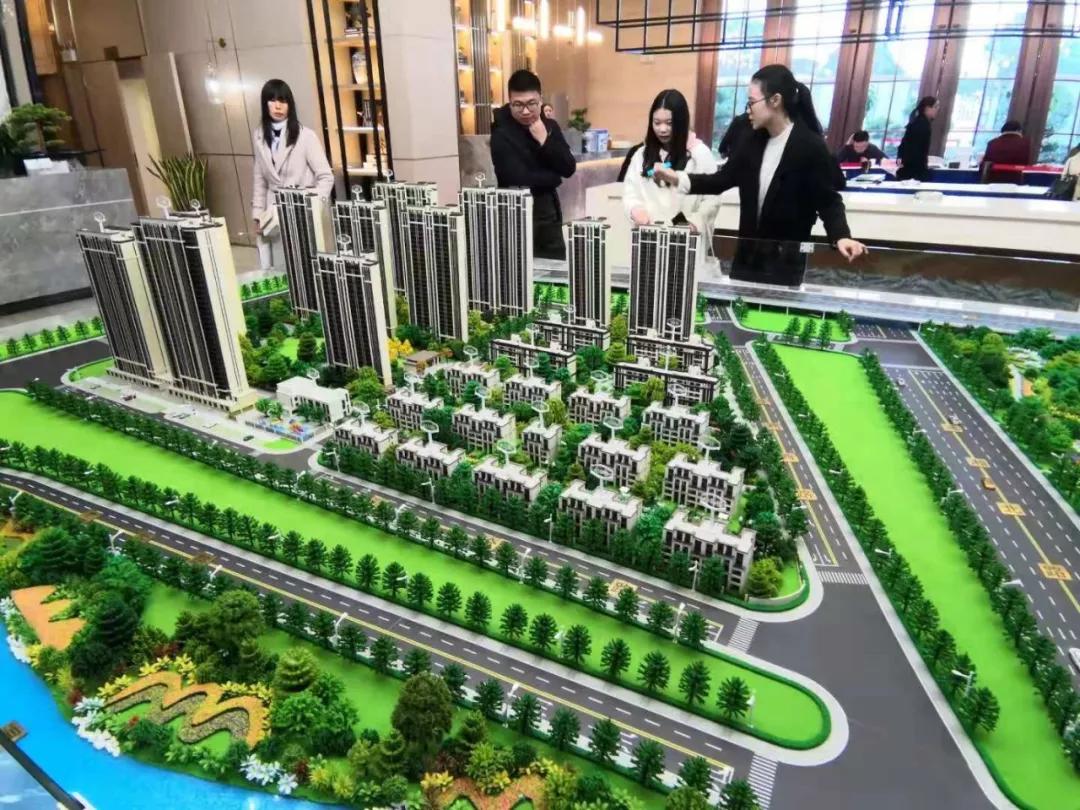 万达广场配套，8000块叠墅卖飞起！湘江边，4号线正地铁