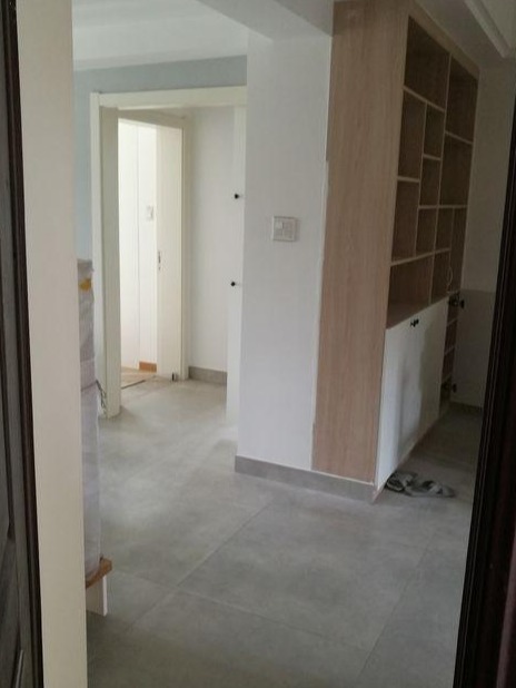 墙面涂料裂缝为什么修补后起皮,墙面漆与柜子漆开裂怎么处理