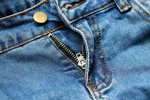 拉链不顺畅怎么治,为什么用蜡烛就可以让拉链顺滑