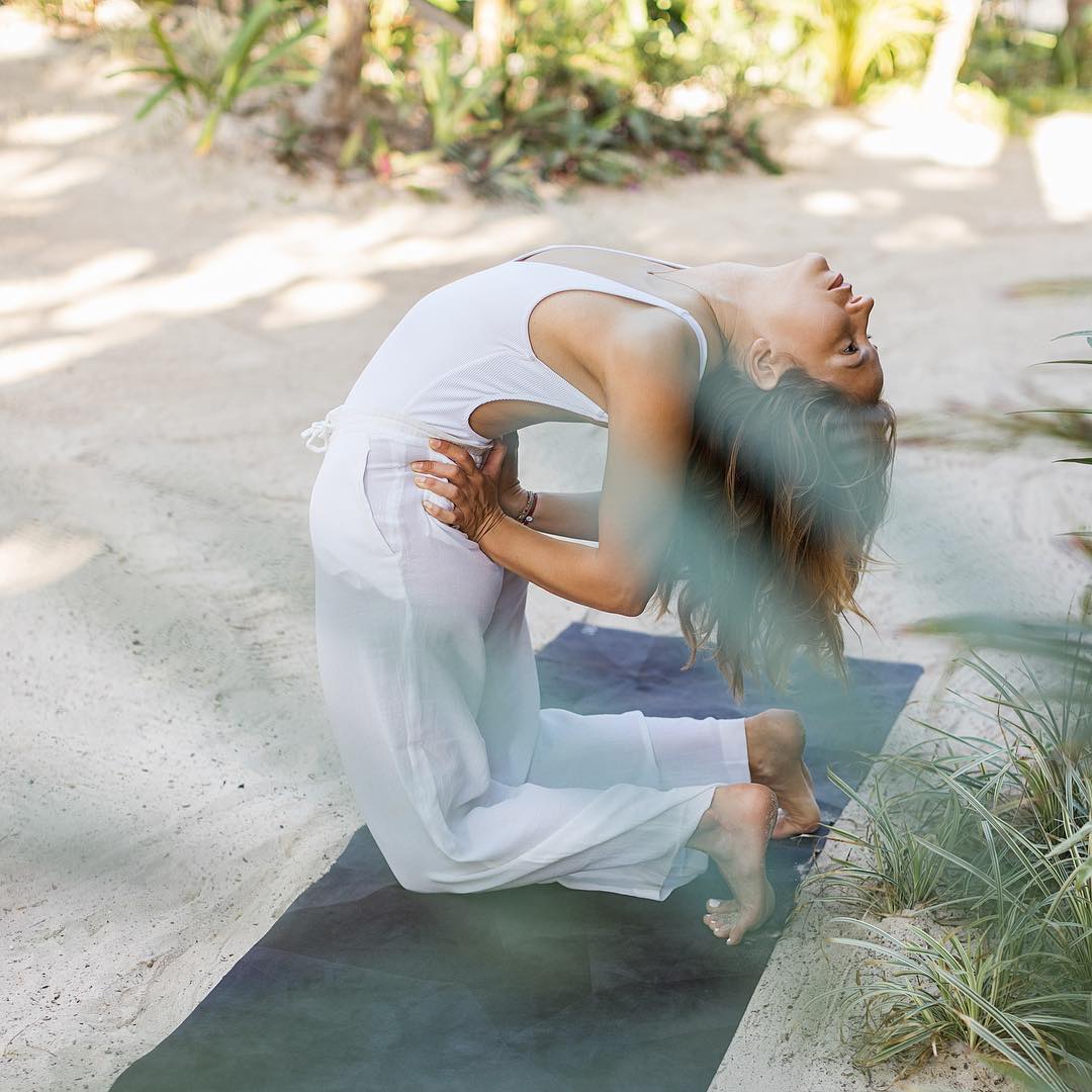 锁骨上放鸡蛋代表什么,改善斜方肌的瑜伽体式