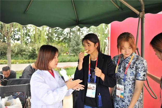 “本草趣生活”广安门医院传统中药手作课系列体验活动