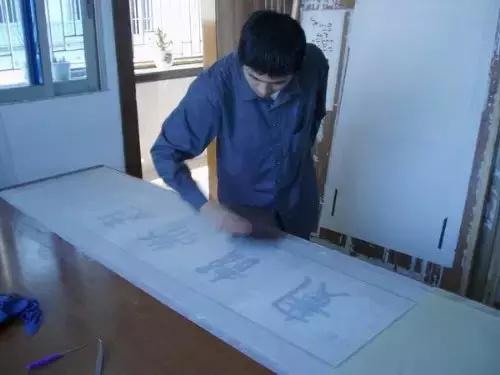 书画装裱的全过程,字画手工装裱如何处理