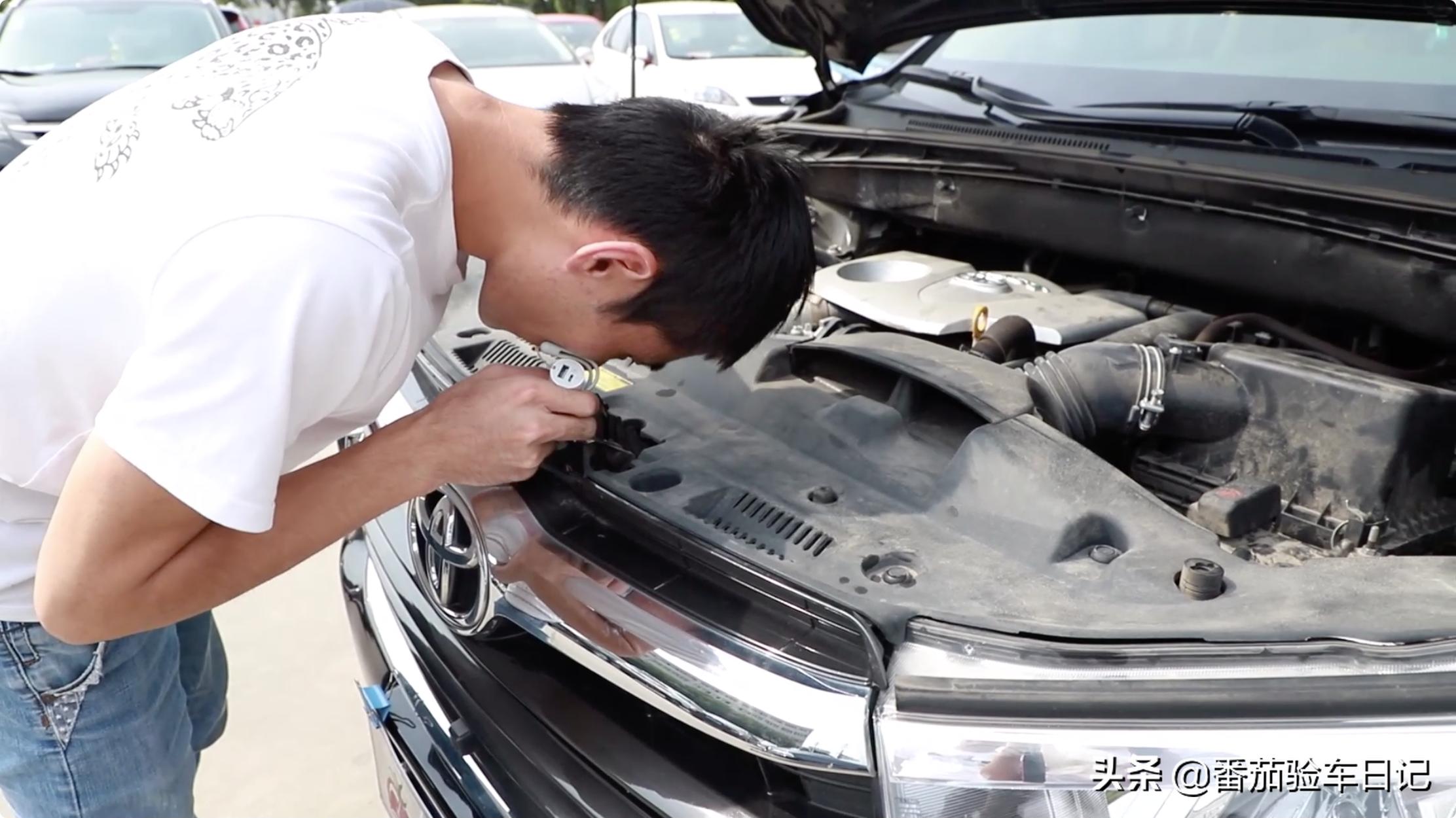 帮客户检测不到两年的丰田汉兰达，价格略高但是车况很值