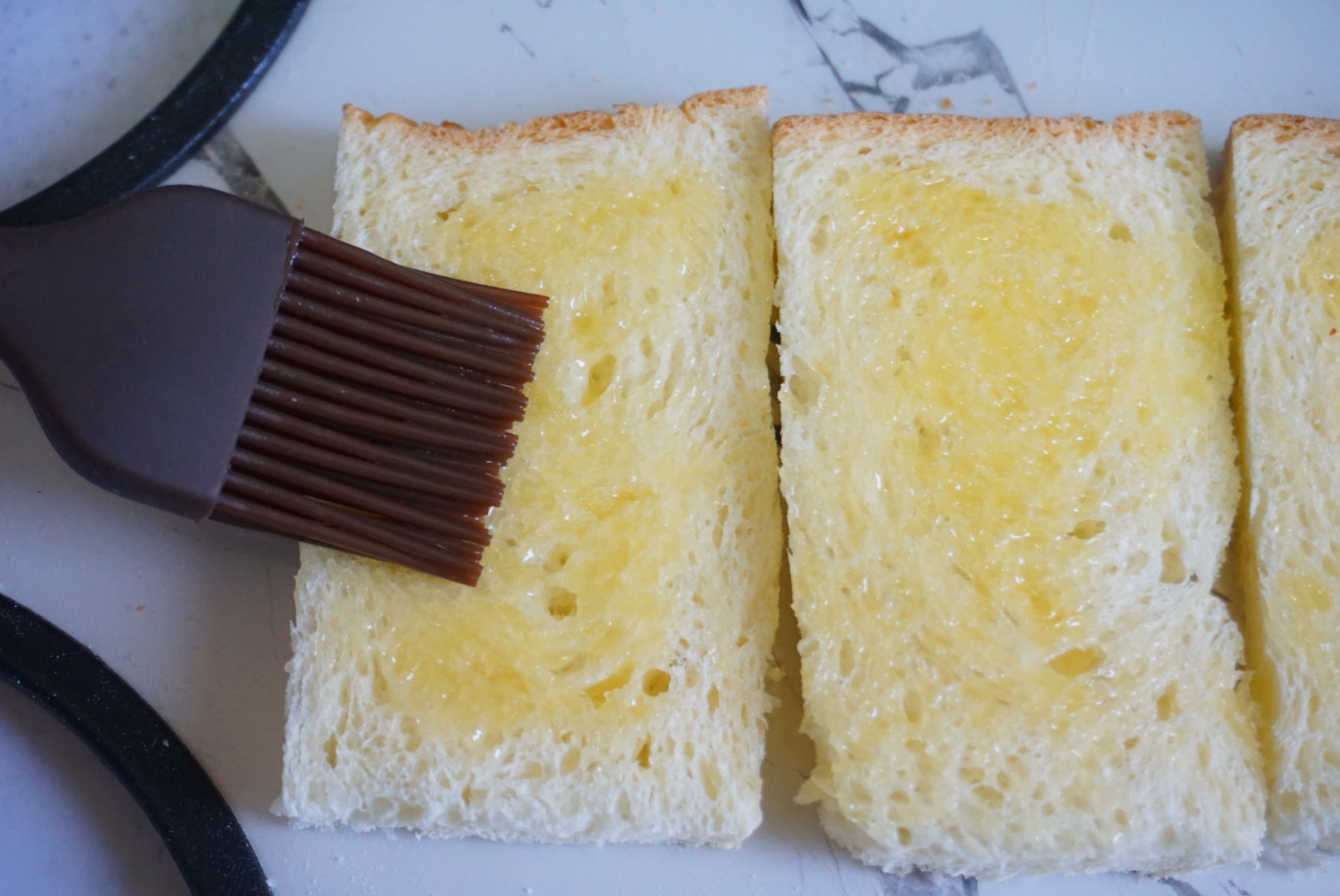 黄油面包干教程,蜜糖黄油面包干步骤