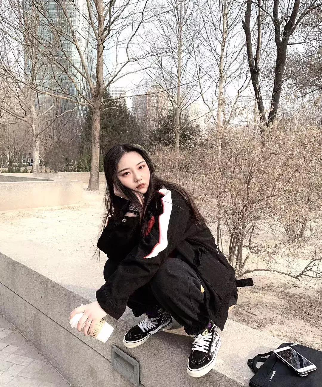 比黑丝妞还让人无法抵抗的,是这些穿球鞋的漂亮妹妹...