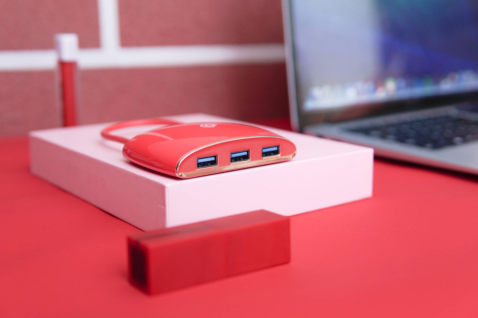 手机秒变电脑，aigo扩展坞趣体验，老罗的*NTT**裤衩都没了