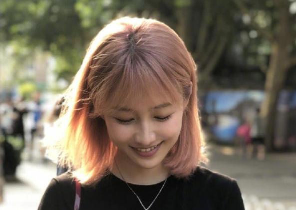 头发干枯毛躁怎么护发,头发很干枯毛躁怎么办用什么护发