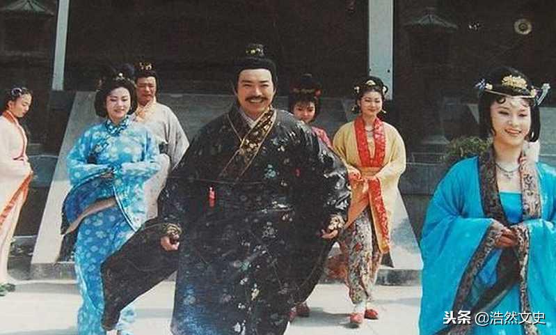 这个“痴呆皇帝”的一辈子，用三句话就能概括？读完发人深省