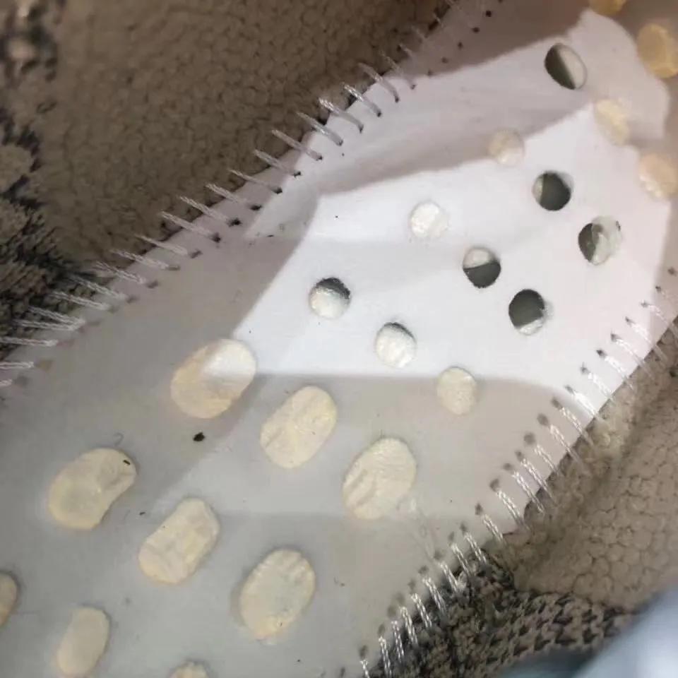 yeezy350v2左右脚感不一样,yeezy350国风