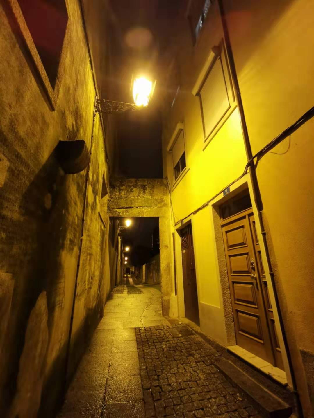 波尔图葡萄牙名城,雨夜漫步