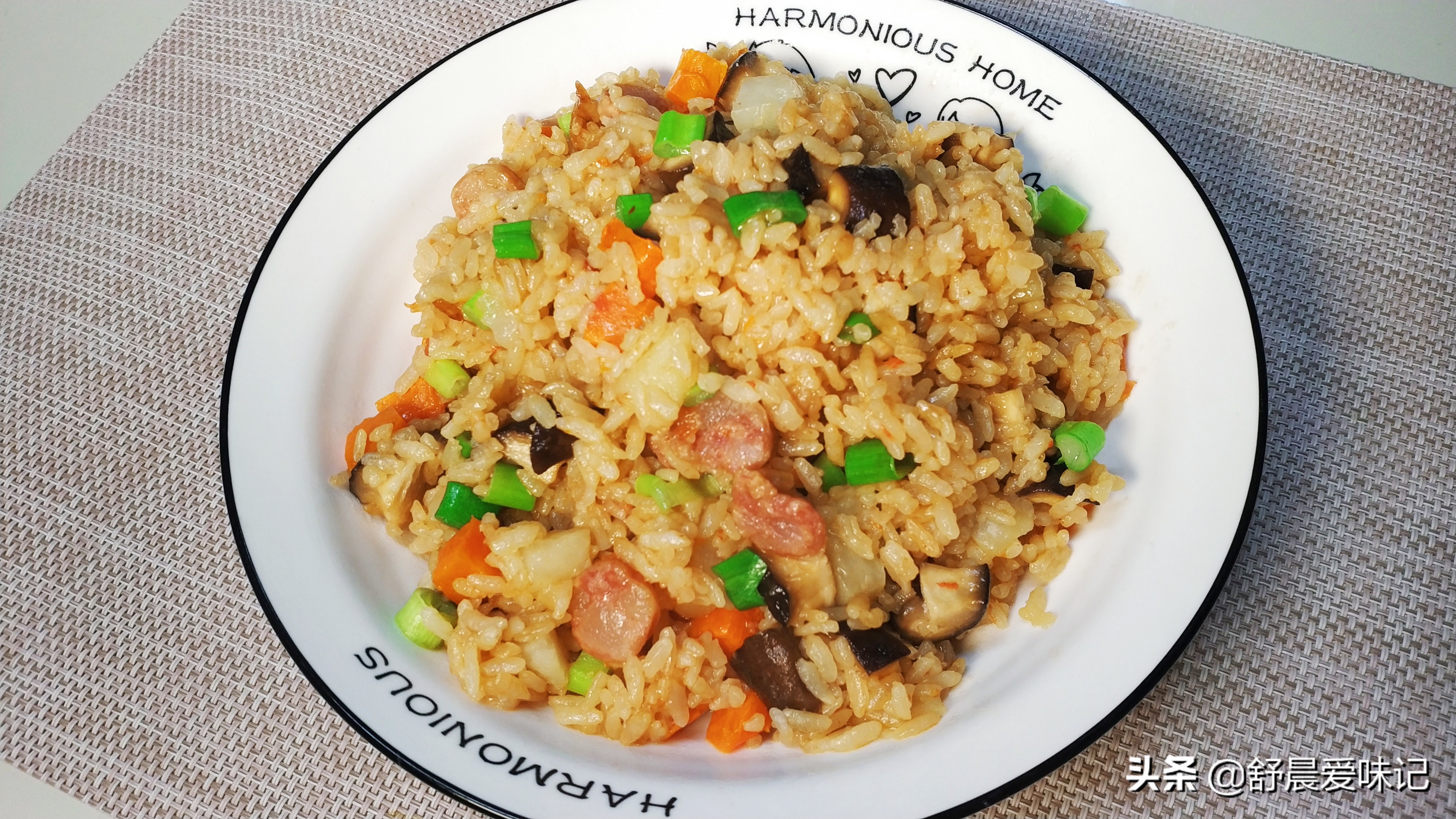 在家做“懒人饭”，有肉有菜还有饭，喷香好吃，孩子都能吃两碗