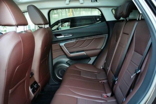 开上长安uni-v,开上别克君越