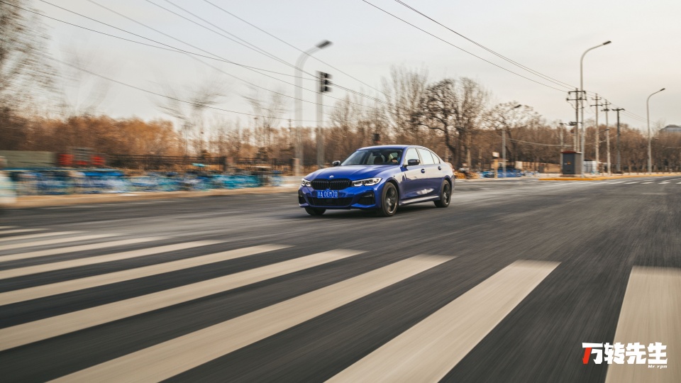 宝马330li试驾2021白色,新款宝马330li试驾
