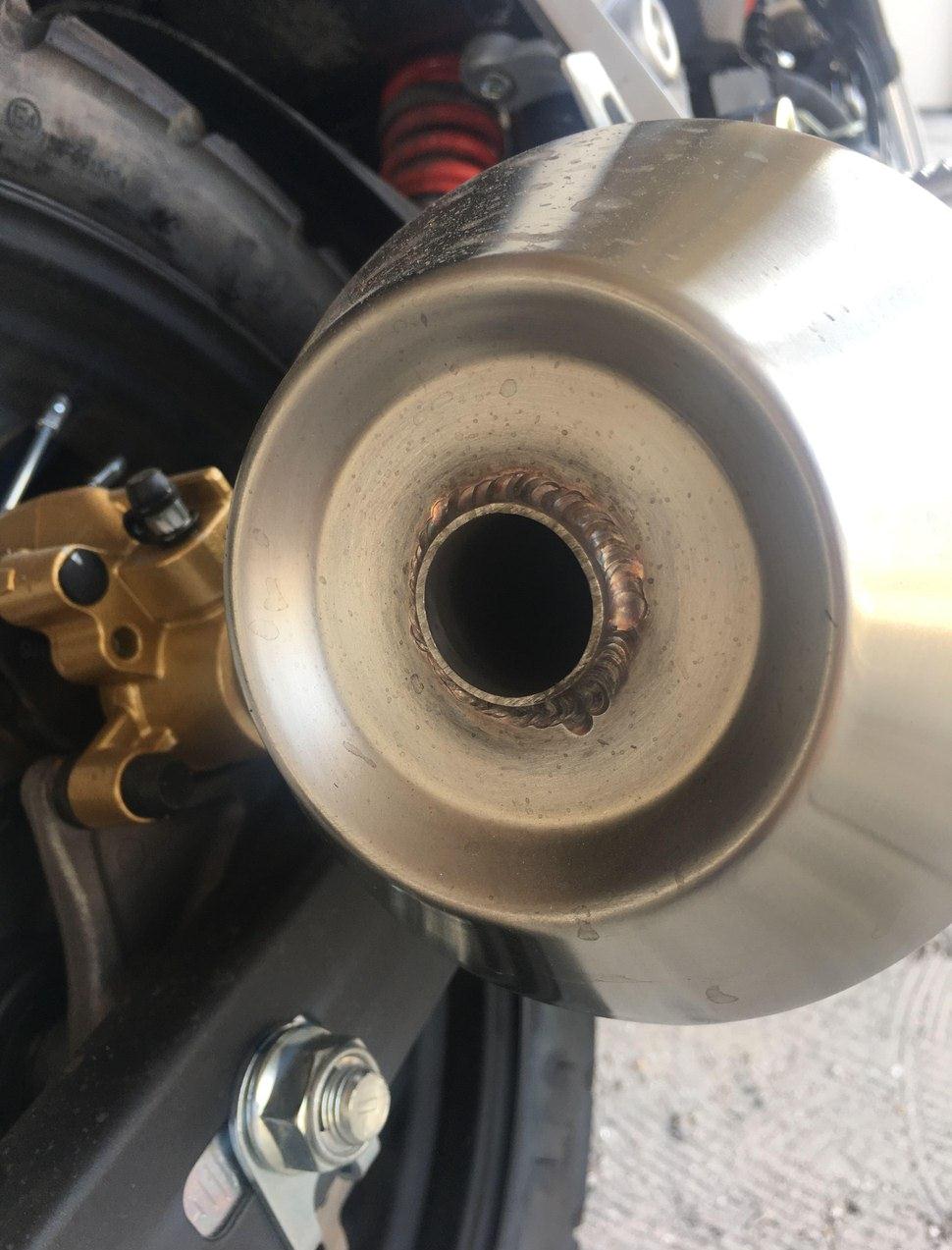 同事买了一辆日系车,同事买的摩托车