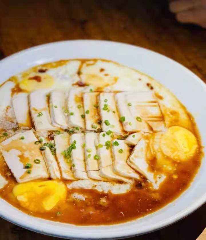 长沙居民楼苍蝇馆子炖猪肘子,著名苍蝇馆子长沙