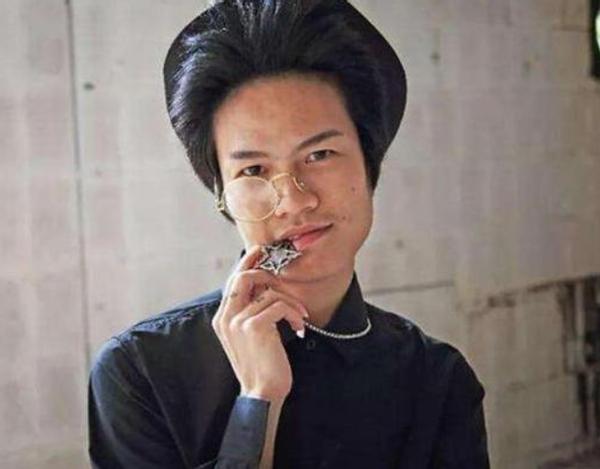 广东小伙罗福兴:11岁创办“杀马特家族”,拒绝富婆追求后怎样