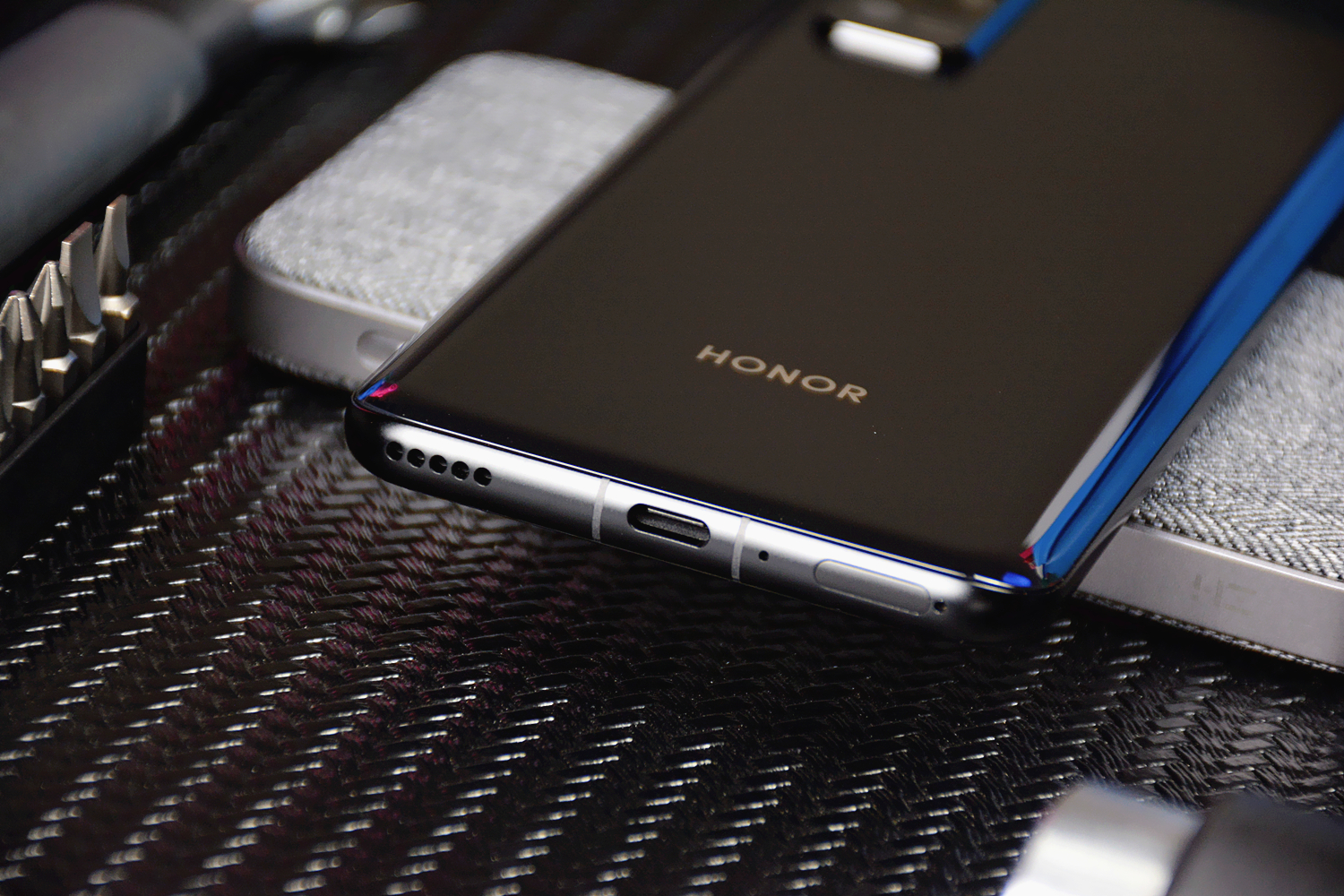 荣耀play4pro麒麟9905g信号怎么样,荣耀play4pro是麒麟9905g吗