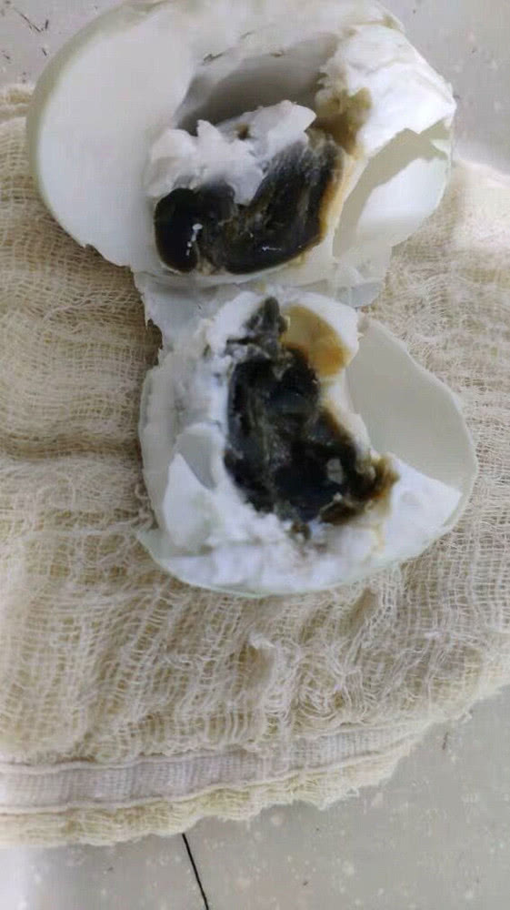 腌的鸡蛋鸭蛋发臭了还能吃吗,腌臭了的鸡蛋能吃吗