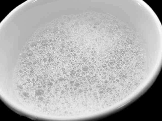 衣服怎么放才不会发霉起霉点,衣服发霉用白醋洗掉霉斑真的吗