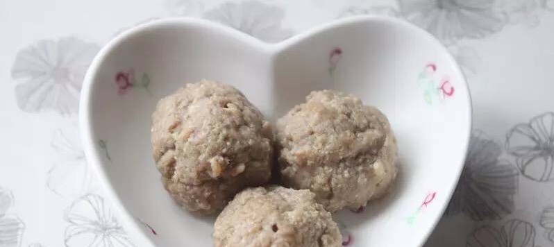 宝宝补铁补血辅食大全看这里,8个月婴儿辅食补铁的食物