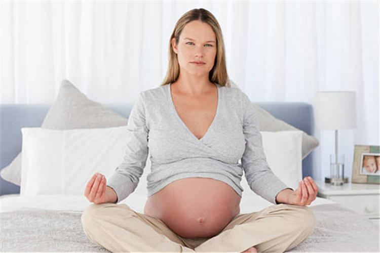 准妈妈如何缓解孕期腹胀,准妈妈应警惕孕期七种痛