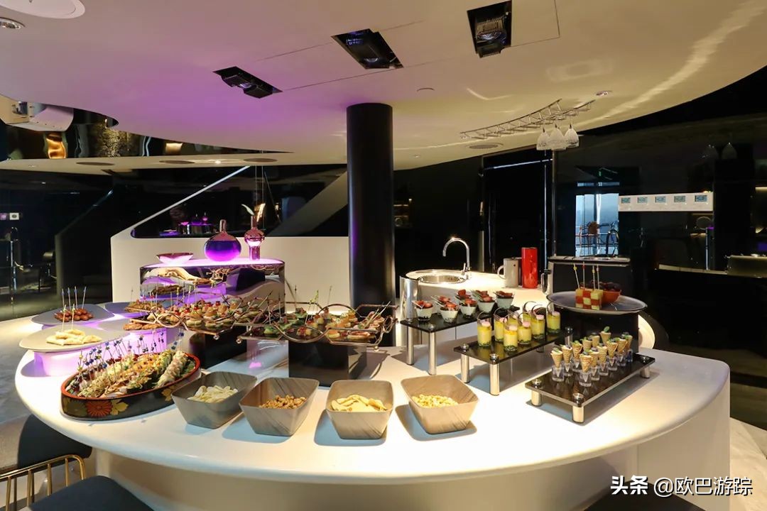 上海东方明珠塔里藏了一个酒店,你知道东方明珠有个酒店吗