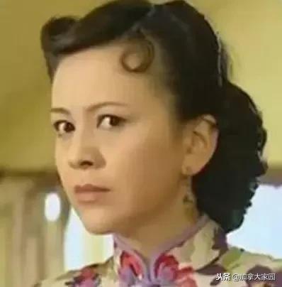 加拿大地铁上有变态强迫妹子看“*体下**”！你手机这个功能关了吗？