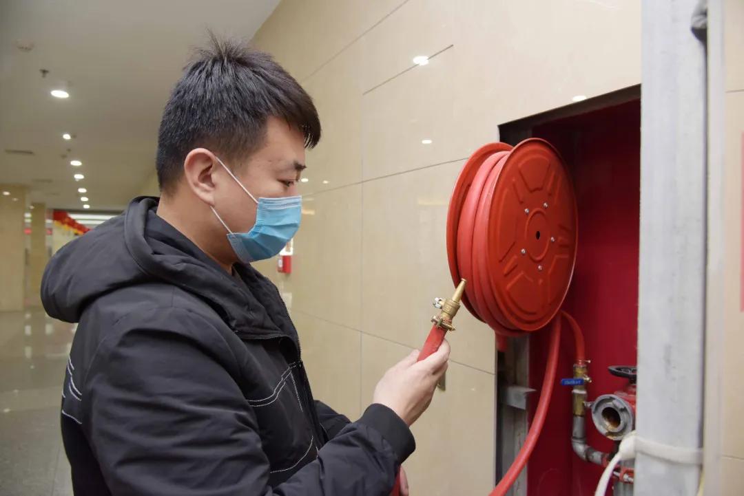 抗疫守护者的事迹,抗击疫情守护医护