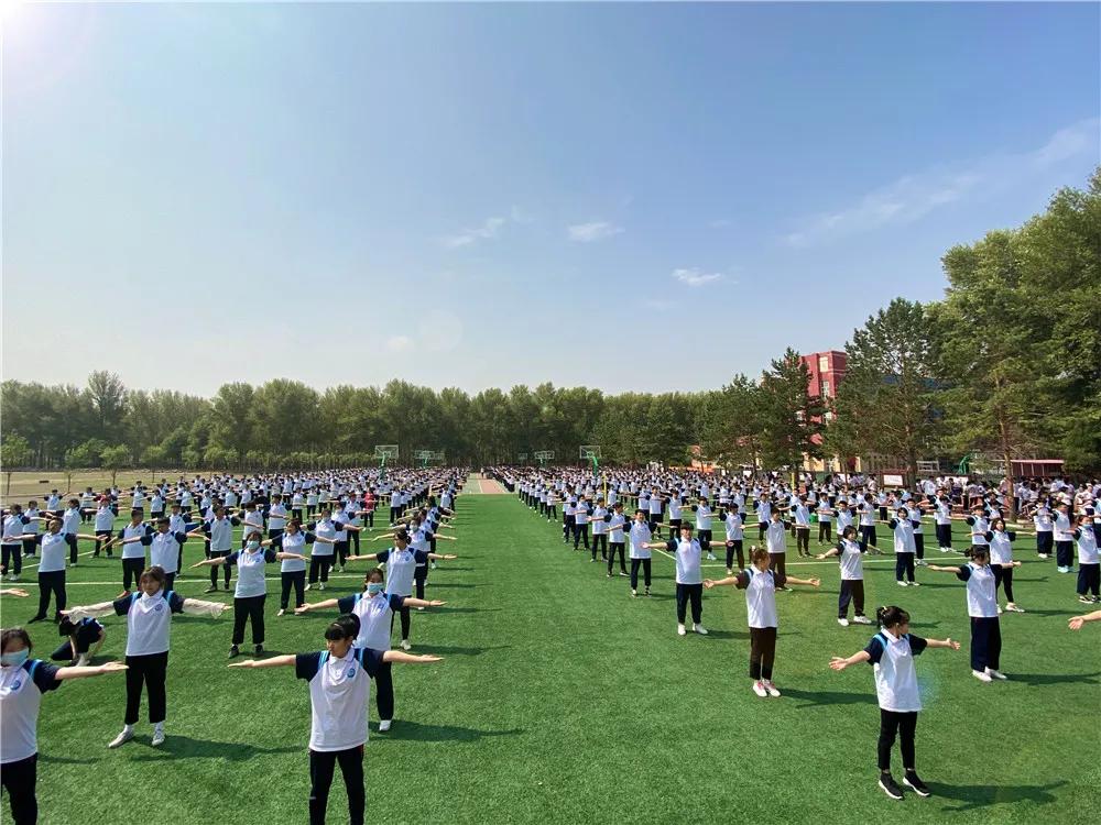 赤峰家长必读书目,赤峰市区最好的中学