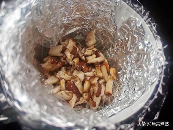 如何做出更美味的土豆香菇鸡,黄焖鸡加土豆香菇最下饭菜