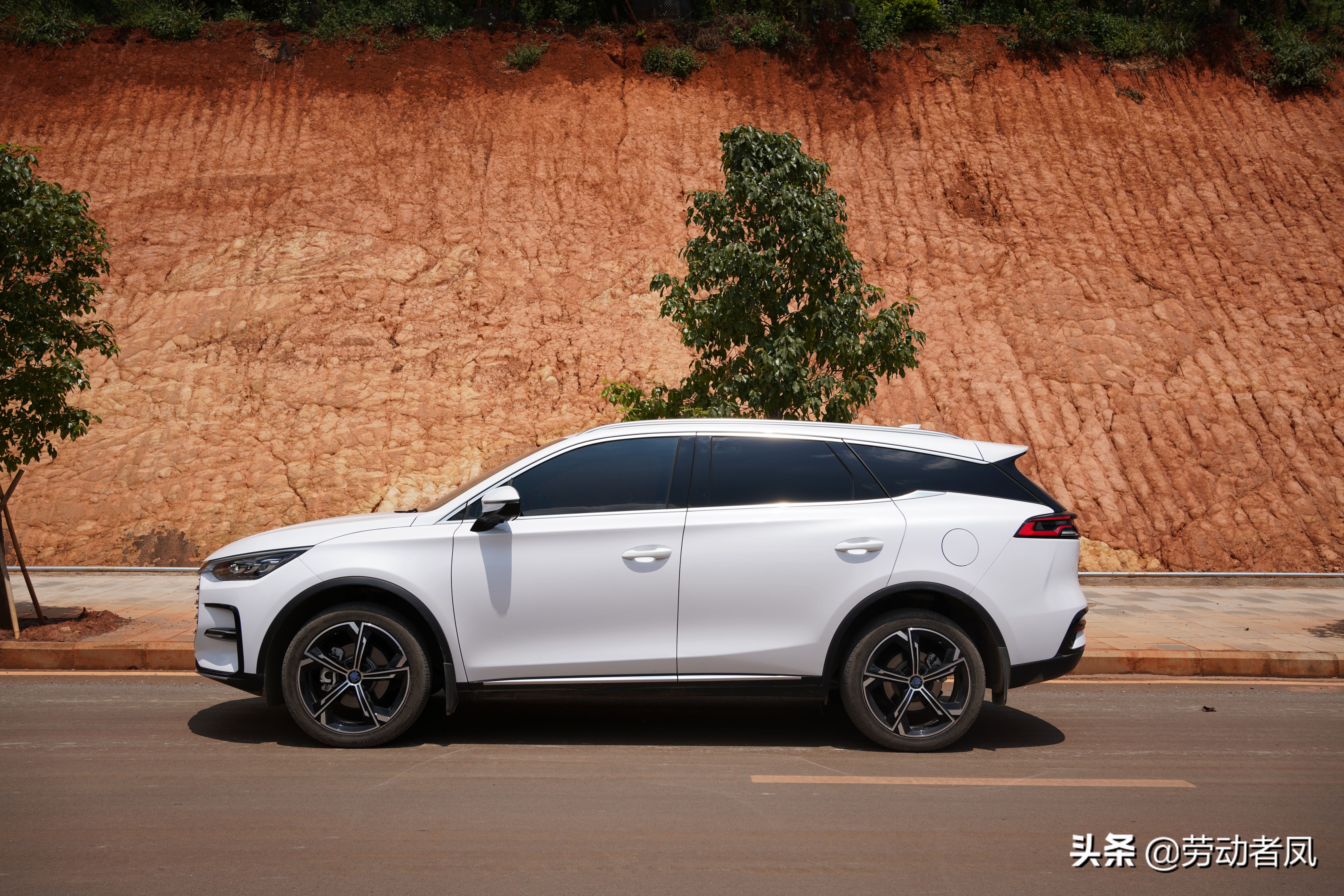 唐dmi车内怎么锁住不让外面开门,唐dmi儿童锁故障