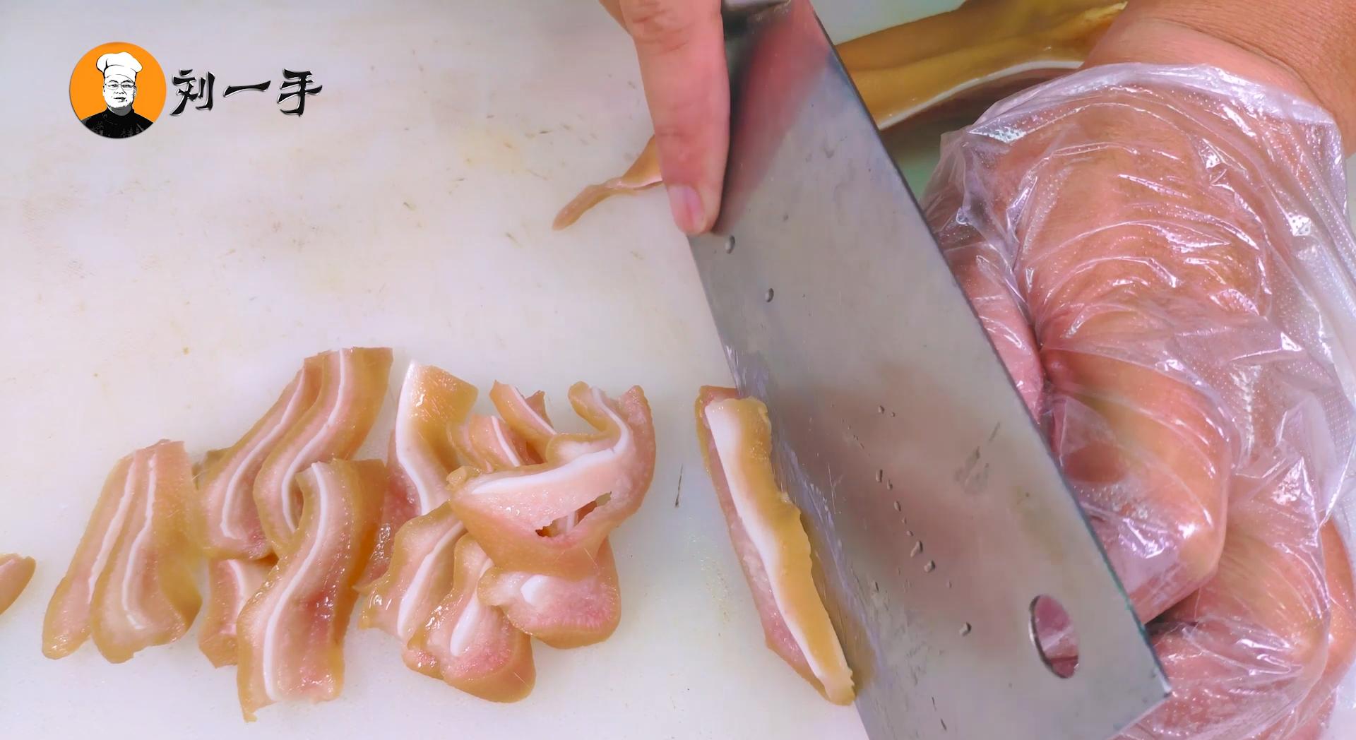 卤猪耳怎样操作,别再去卤肉店买卤肉了