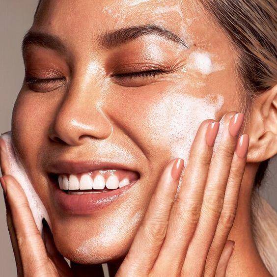 混合性肌肤t区出油怎么办,混合皮肤t区出油是什么原因